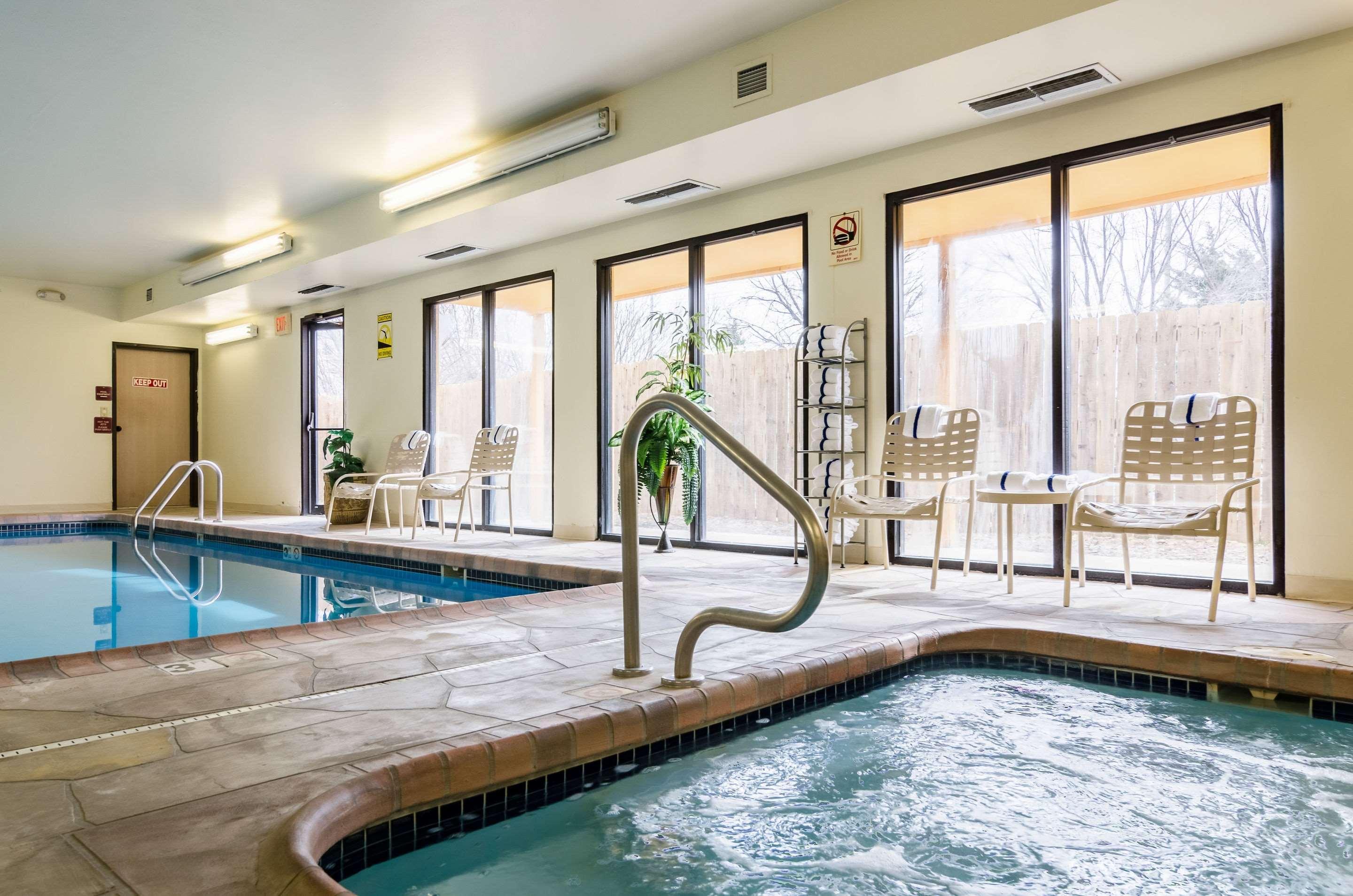 Quality Inn & Suites Manhattan Ngoại thất bức ảnh