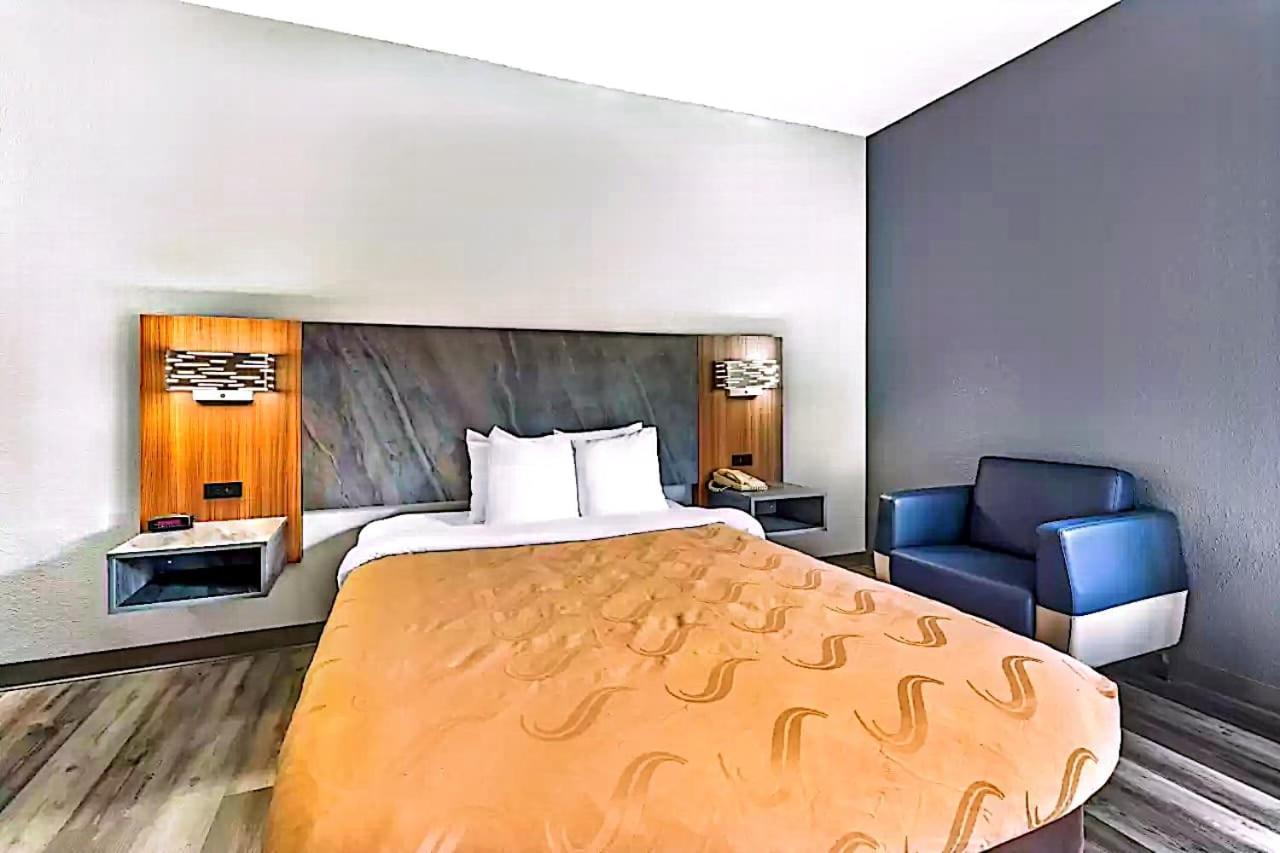 Quality Inn & Suites Manhattan Ngoại thất bức ảnh