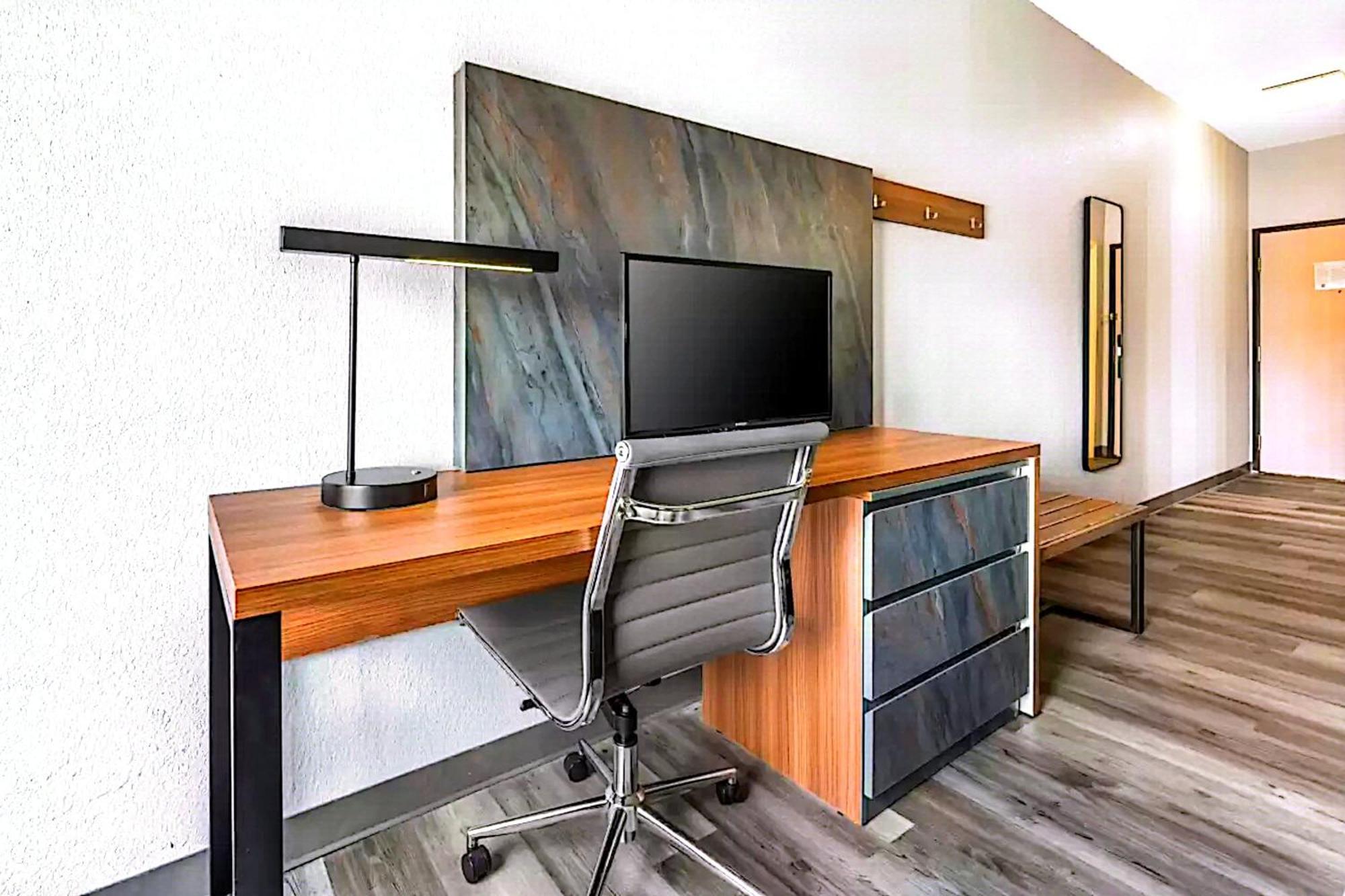 Quality Inn & Suites Manhattan Ngoại thất bức ảnh