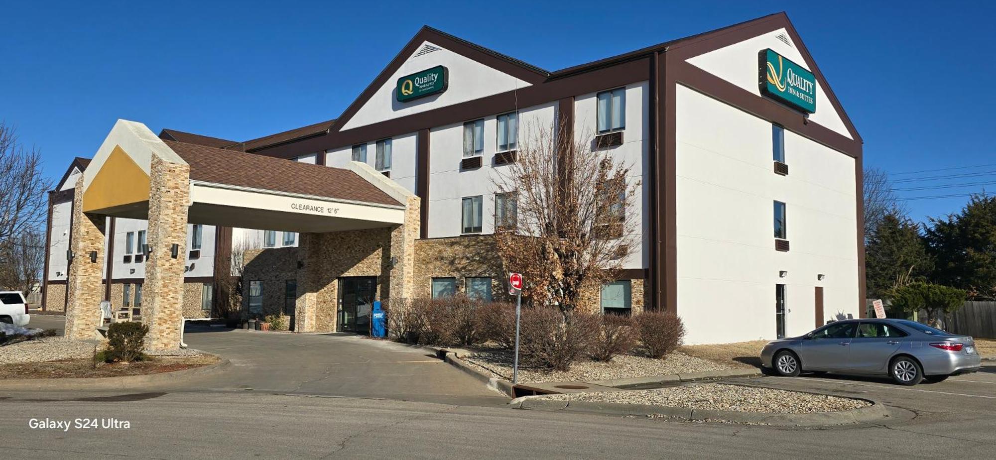 Quality Inn & Suites Manhattan Ngoại thất bức ảnh