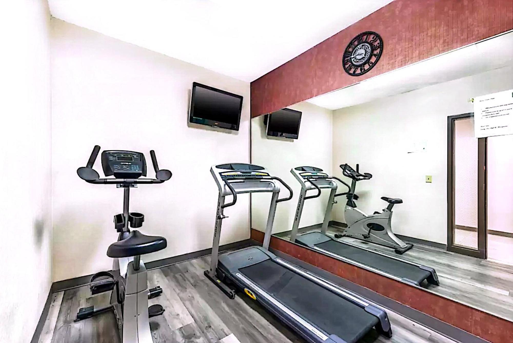 Quality Inn & Suites Manhattan Ngoại thất bức ảnh
