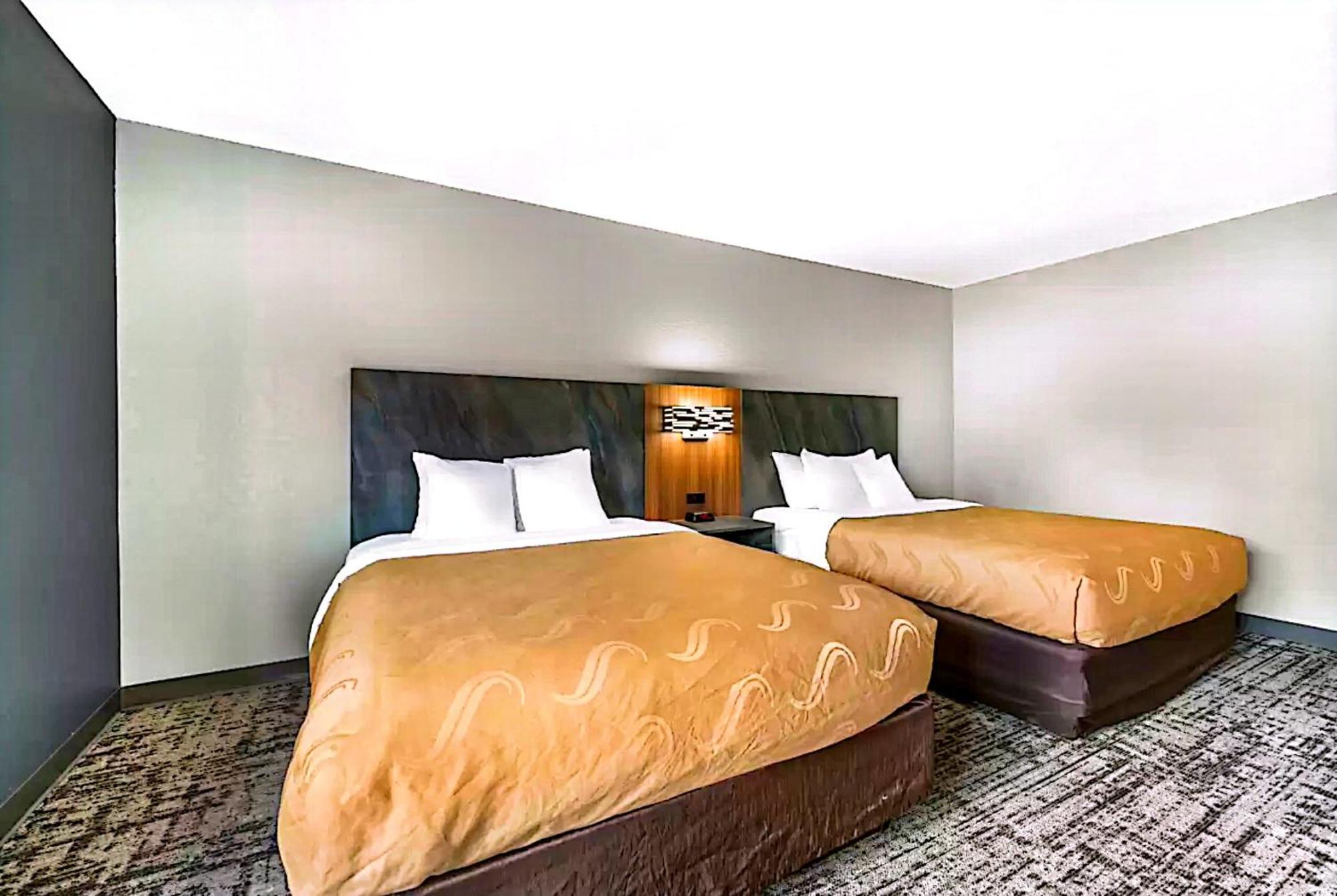 Quality Inn & Suites Manhattan Ngoại thất bức ảnh