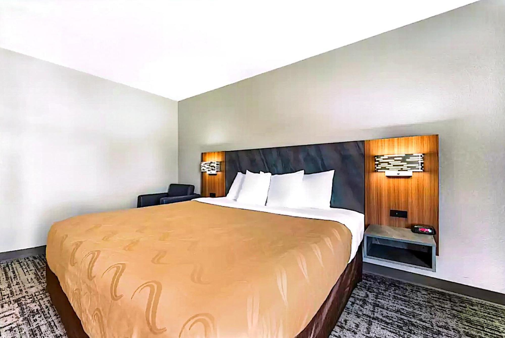 Quality Inn & Suites Manhattan Ngoại thất bức ảnh