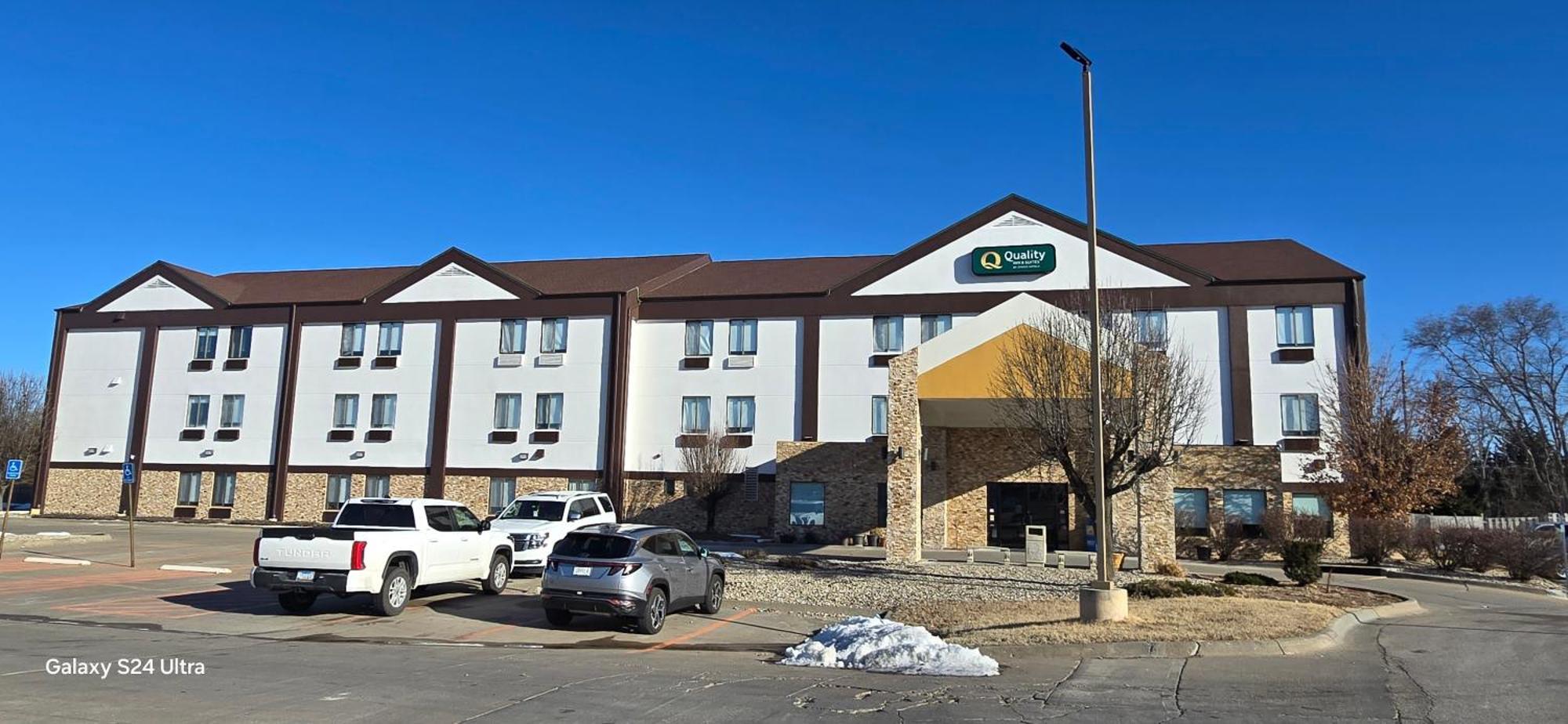 Quality Inn & Suites Manhattan Ngoại thất bức ảnh