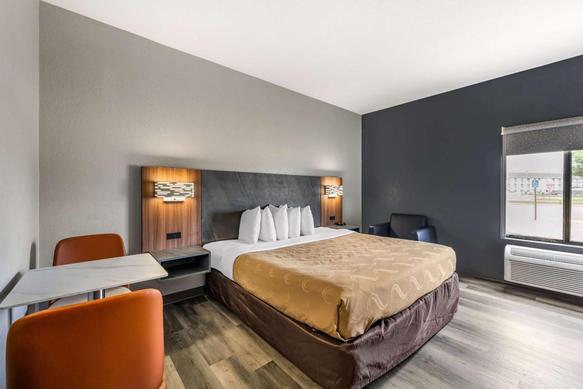 Quality Inn & Suites Manhattan Ngoại thất bức ảnh