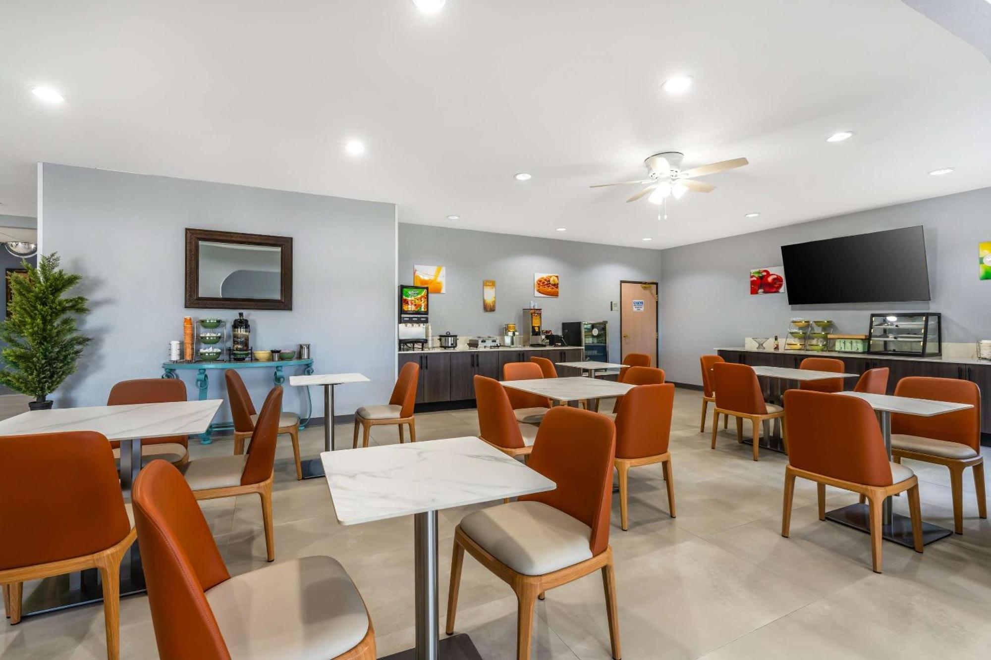 Quality Inn & Suites Manhattan Ngoại thất bức ảnh