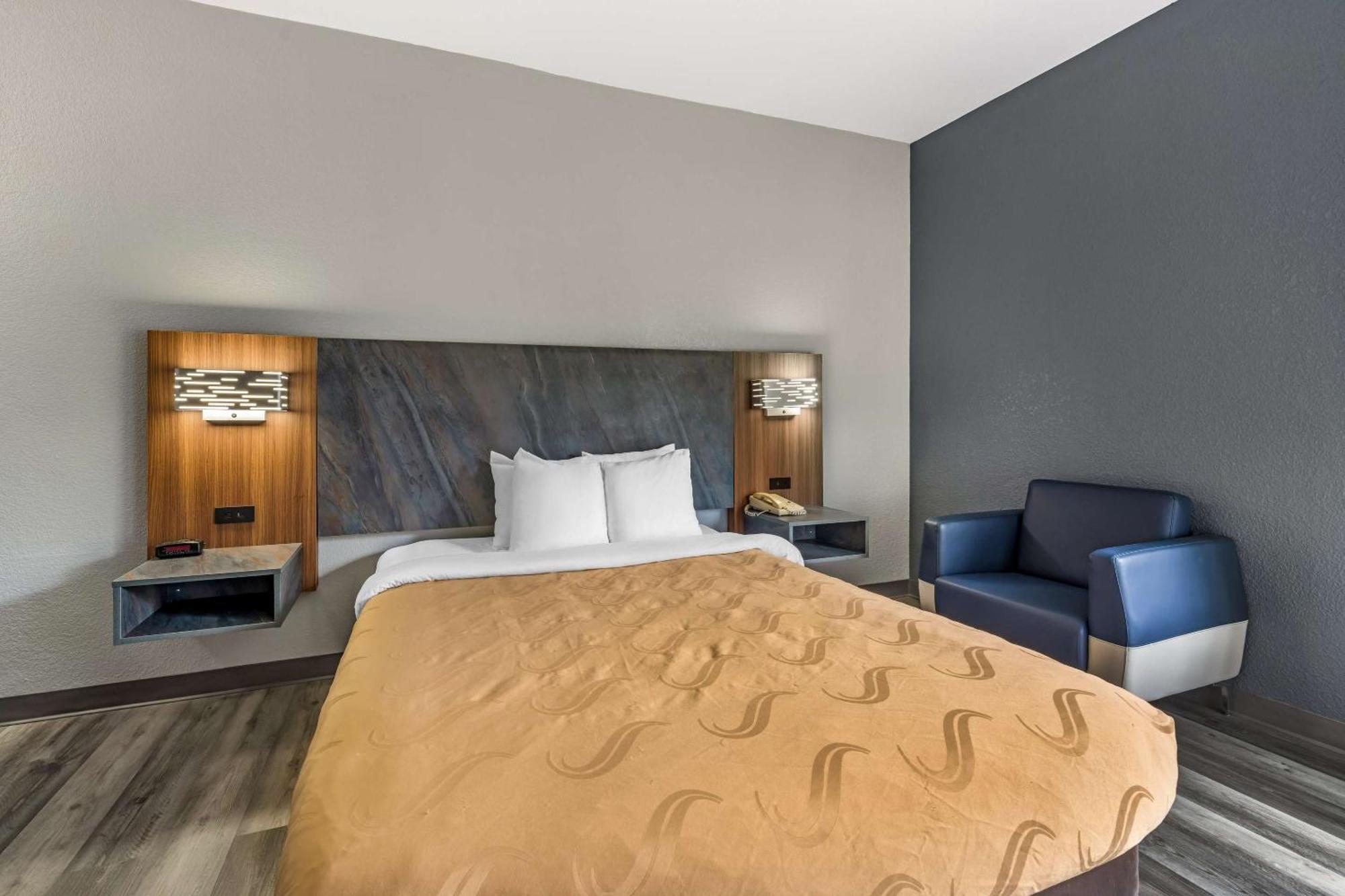 Quality Inn & Suites Manhattan Ngoại thất bức ảnh