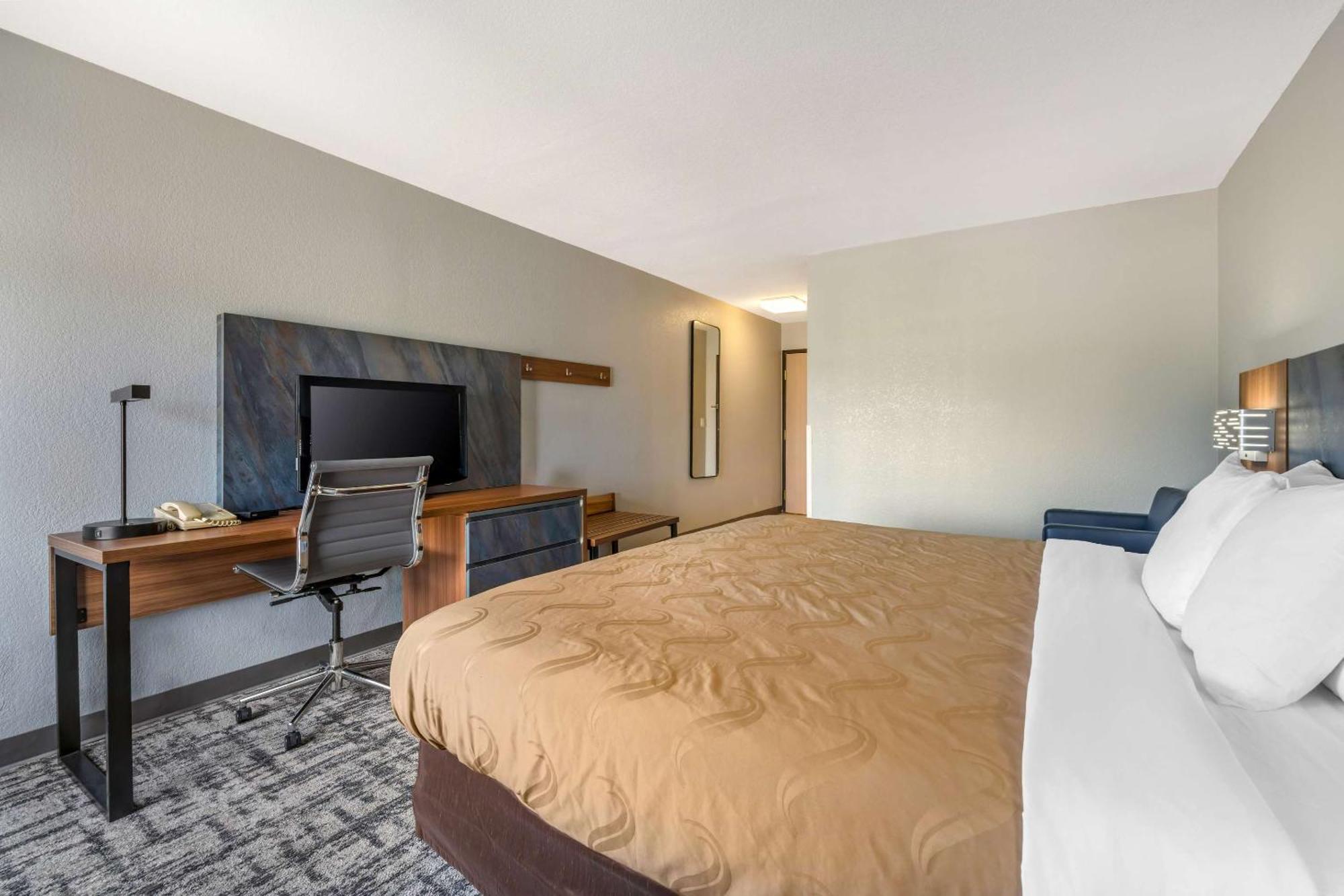 Quality Inn & Suites Manhattan Ngoại thất bức ảnh