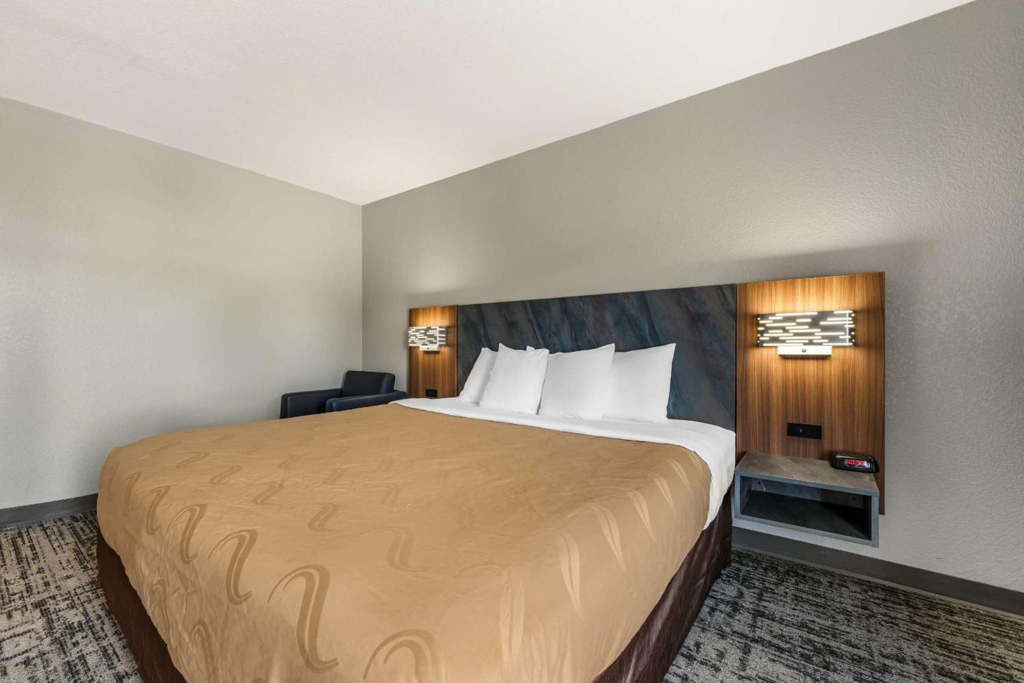 Quality Inn & Suites Manhattan Ngoại thất bức ảnh